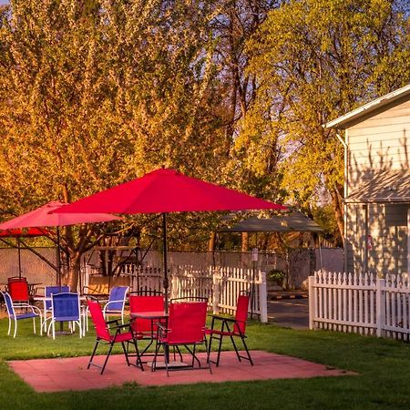 Maple Leaf Motel Шейді-Коув Екстер'єр фото